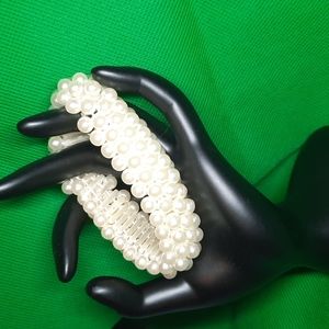 Stretch Bracelet Faux  Pearl Beaded Beautiful A Must Look